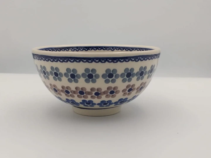 18748
